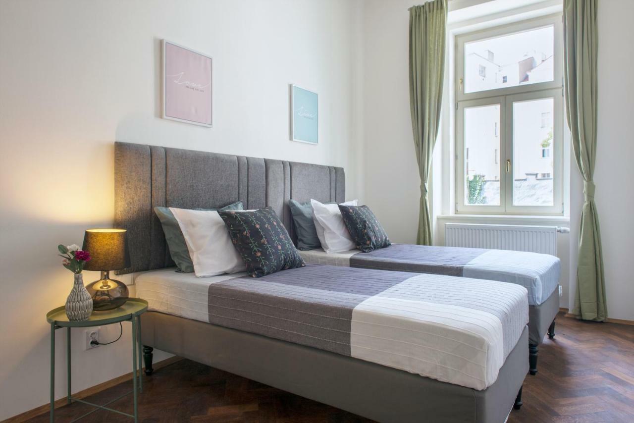 Appartamento Kent Ridge Loft Praga Esterno foto