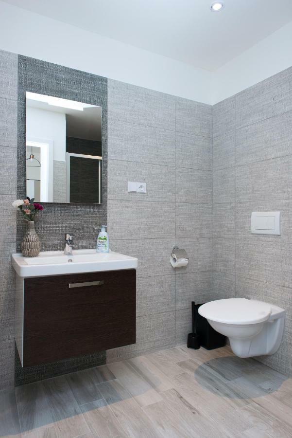 Appartamento Kent Ridge Loft Praga Esterno foto